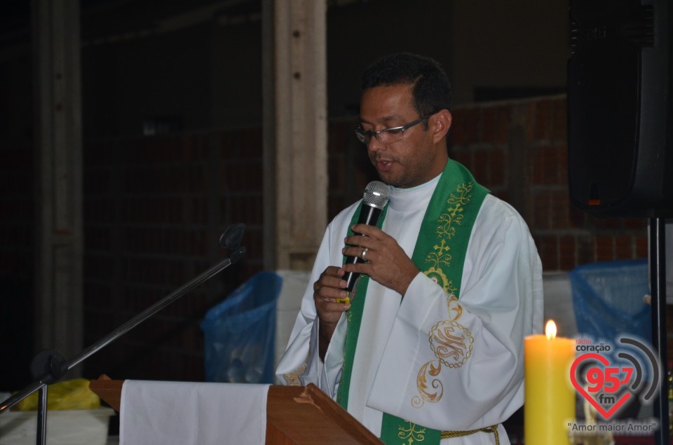Dom Redovino preside missa na comunidade Santa Edviges