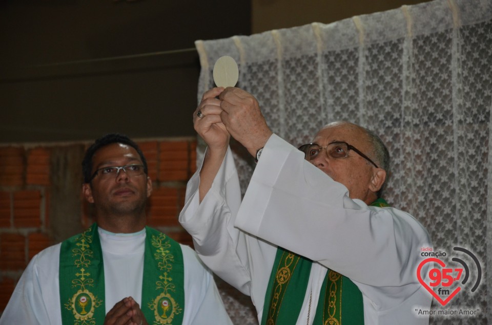 Dom Redovino preside missa na comunidade Santa Edviges