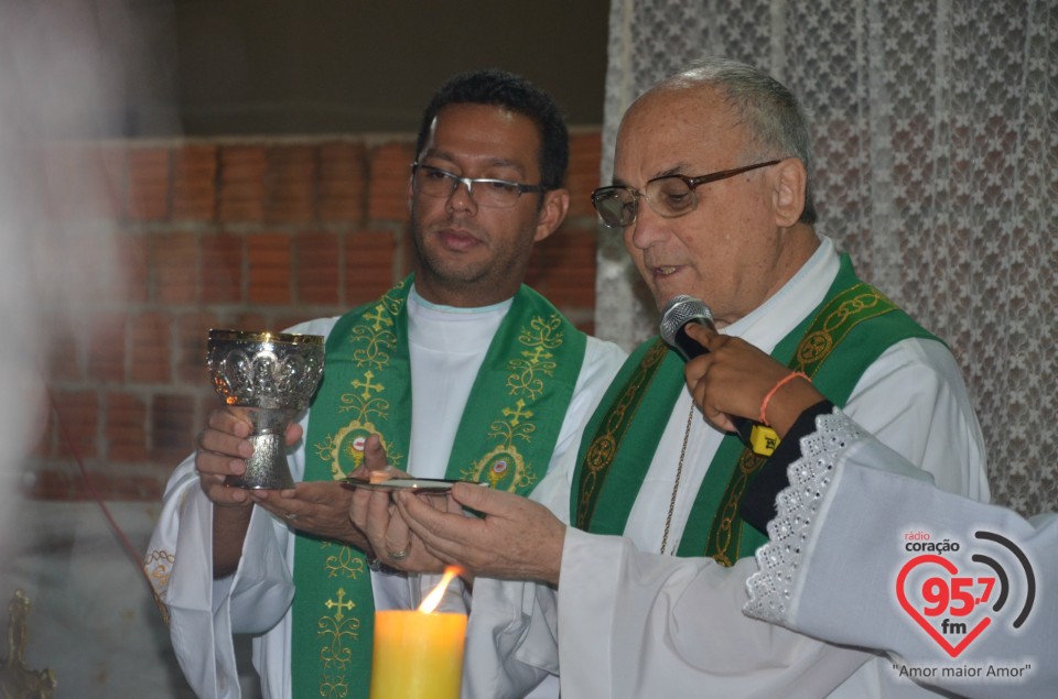 Dom Redovino preside missa na comunidade Santa Edviges