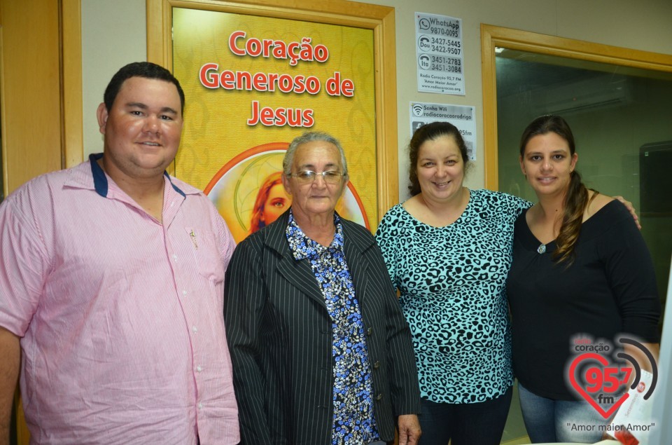 Contribuintes de Fátima do Sul visitam Rádio Coração