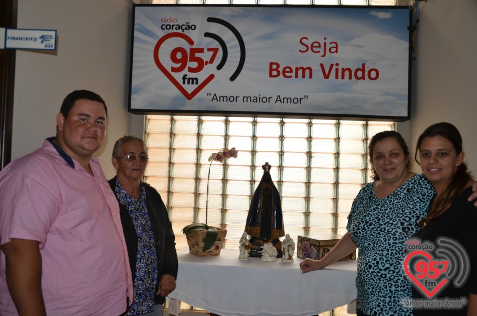 Contribuintes de Fátima do Sul visitam Rádio Coração