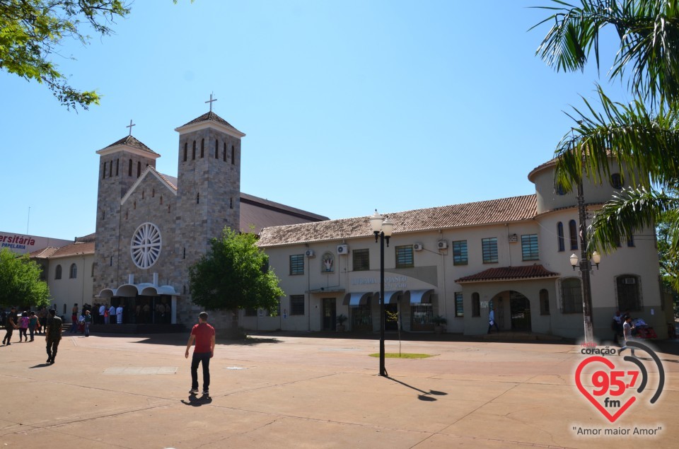 Dom Redovino preside missa da páscoa militar