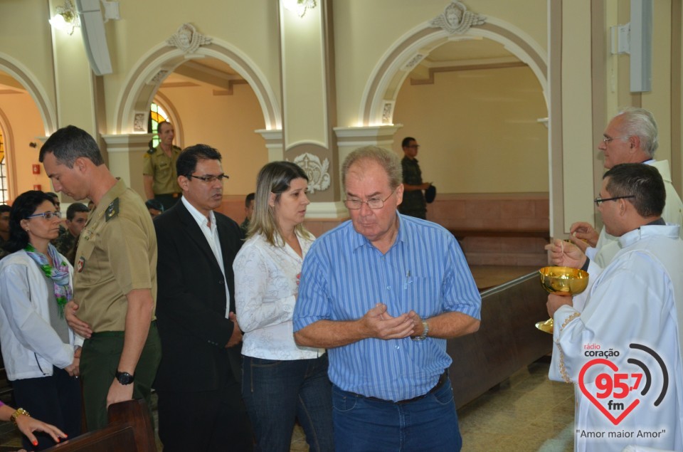 Dom Redovino preside missa da páscoa militar