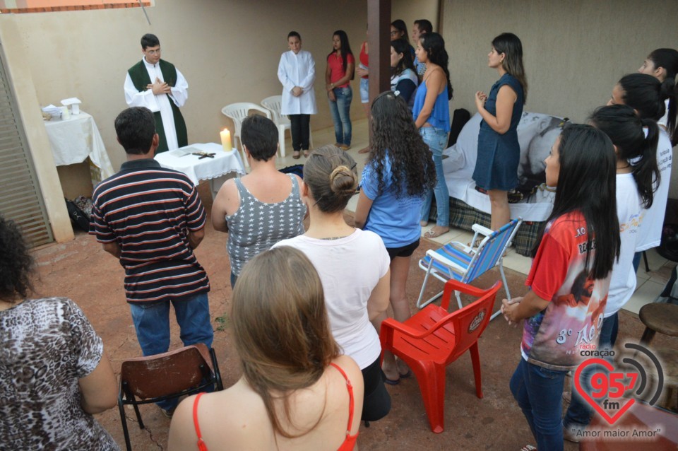 Jovens Universitários celebram primeira missa em república