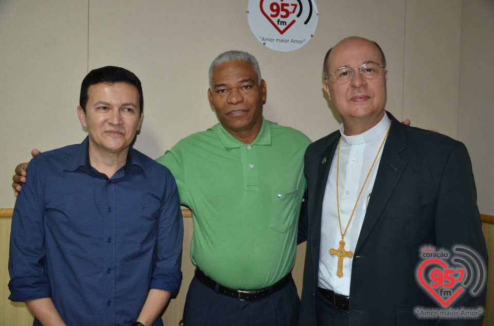 Padre Crispim entrevista bispos no programa 'Ponto de Vista'