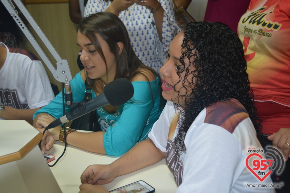 Campistas do FAC dão testemunho na Rádio Coração