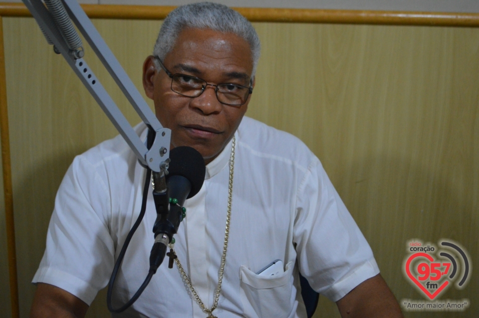 Dom Henrique comenta sobre a 54ª Assembleia dos bispos na Rádio Coração
