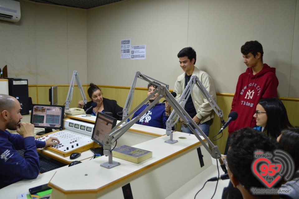 Participantes do 28º Decolores dão testemunho na Rádio Coração