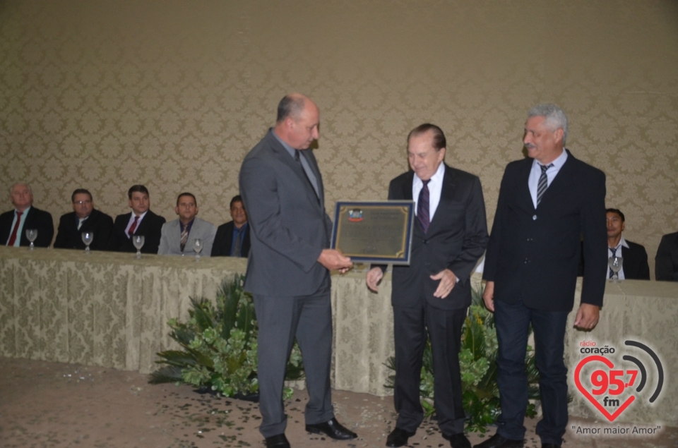 Presidente da COAMO recebe título de “Cidadão Caarapoense”