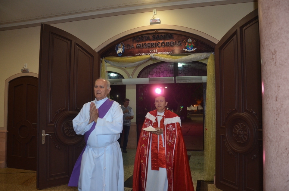 Catedral : Missa da misericórdia e passagem da família pela Porta Santa