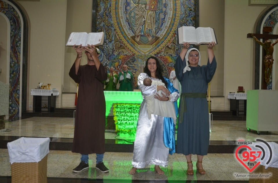 Missa bíblica e comidas típicas marcam o sábado da Catedral