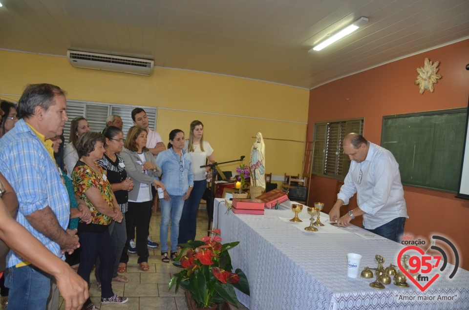 Encontro para formação de novos ministros da Eucaristia