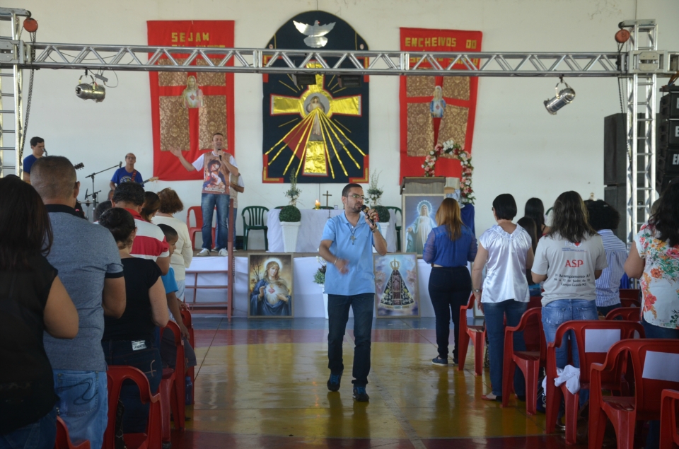 Retiro da 'Missão Enchei-vos' no EIC reúne centenas de pessoas