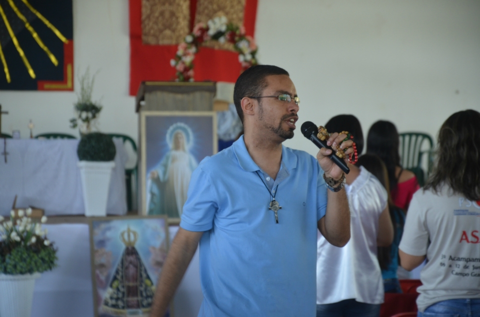 Retiro da 'Missão Enchei-vos' no EIC reúne centenas de pessoas