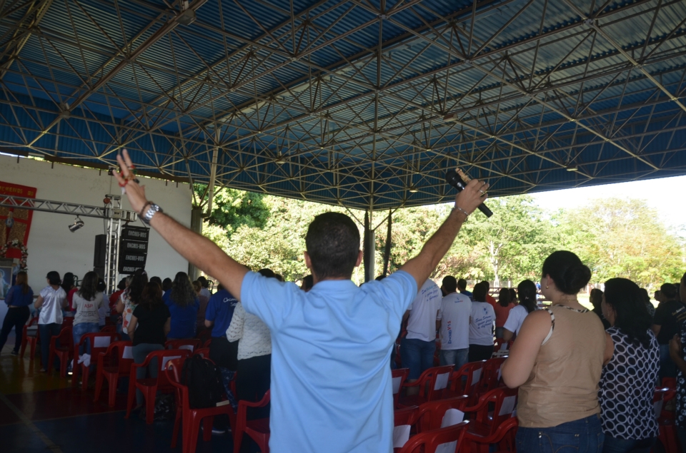 Retiro da 'Missão Enchei-vos' no EIC reúne centenas de pessoas