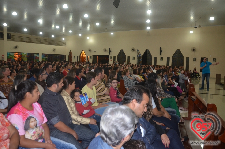 Exaltação da Santa Cruz na paróquia Santa Teresinha