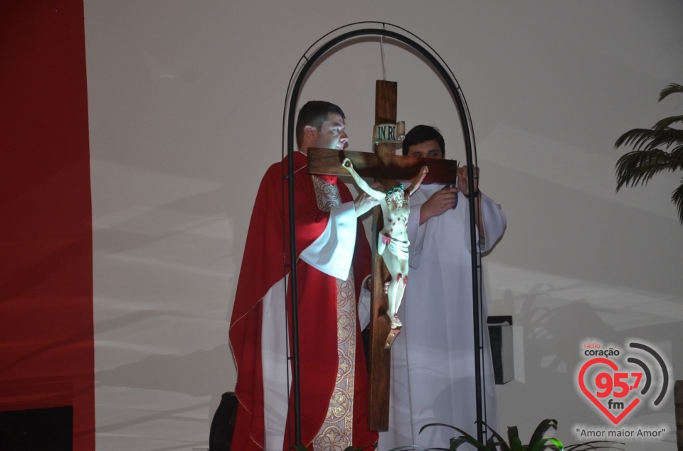 Exaltação da Santa Cruz na paróquia Santa Teresinha