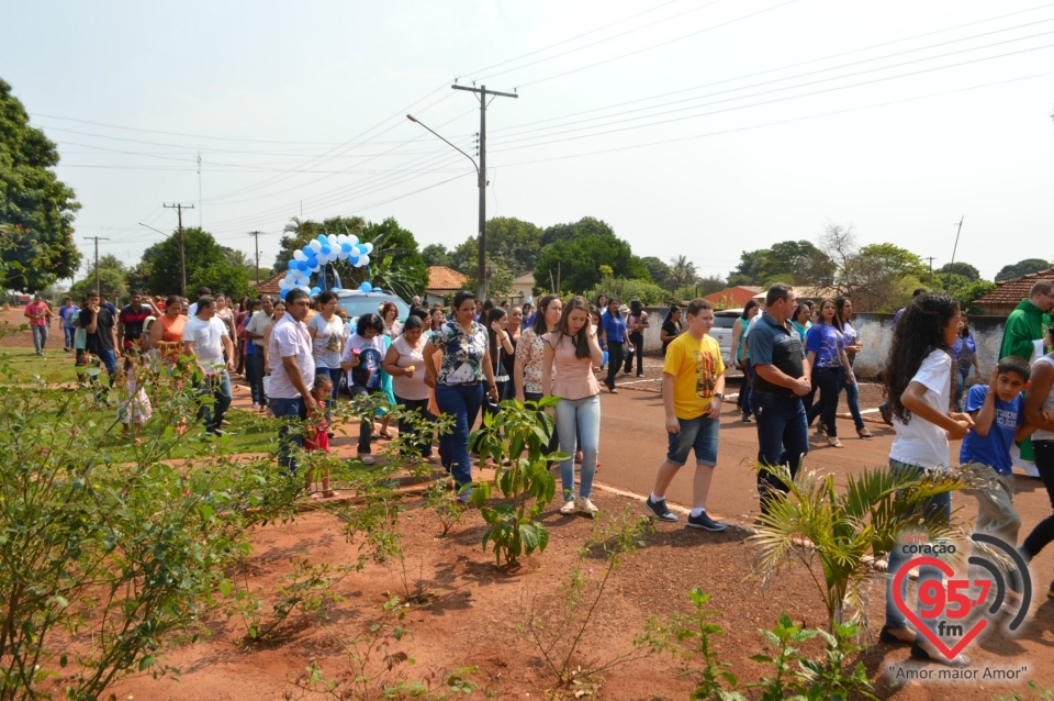 Vila Formosa celebra padroeira com procissão e festejos