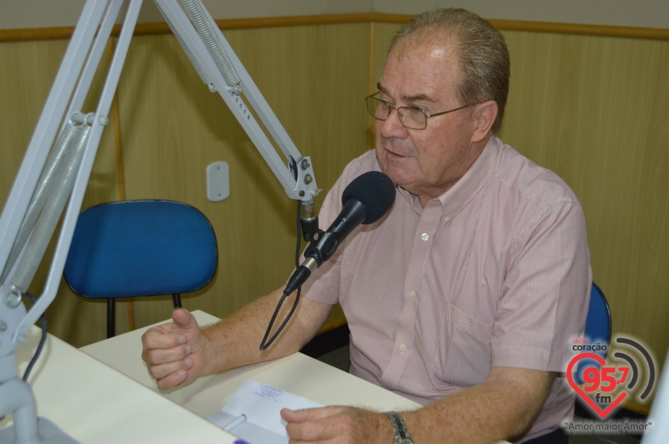 Vereador reeleito, Idenor Machado concede entrevista na Rádio Coração