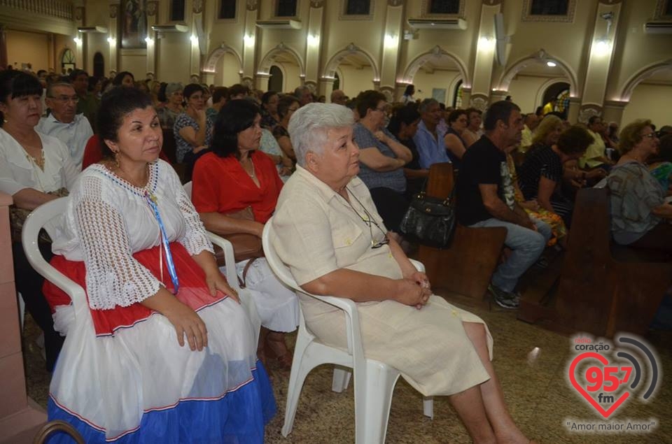 Missa paraguaia reúnem centenas de pessoas na Catedral
