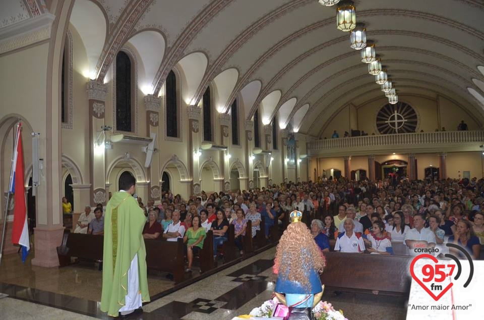 Missa paraguaia reúnem centenas de pessoas na Catedral