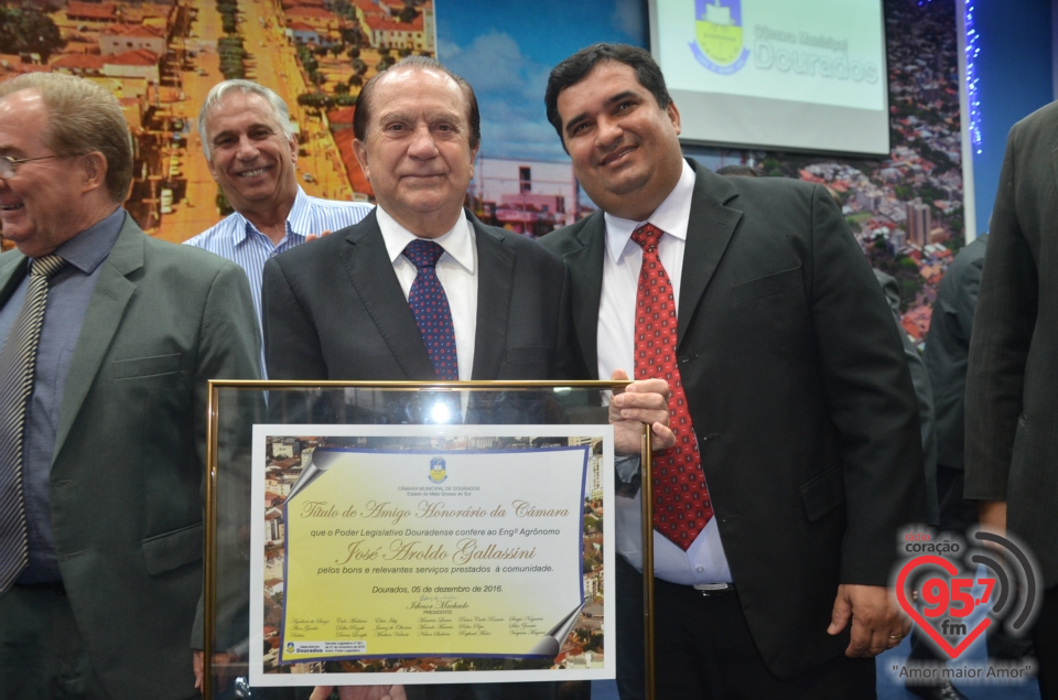 Diretor Presidente da COAMO recebe honraria da Câmara de Dourados