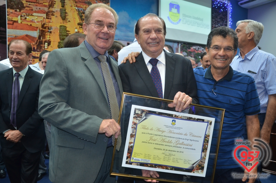 Diretor Presidente da COAMO recebe honraria da Câmara de Dourados