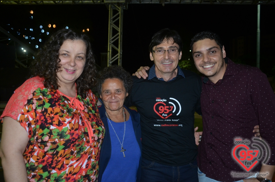 Show de Jorge Pai e Jorge Filho na praça Antônio João