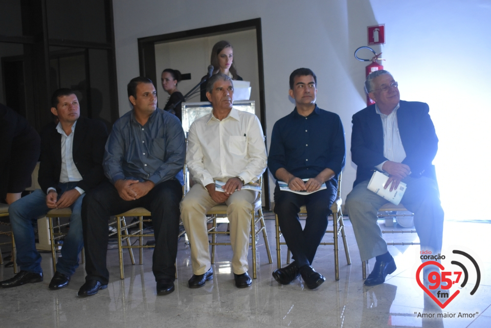 Murilo e Délia encerram transição municipal com coquetel