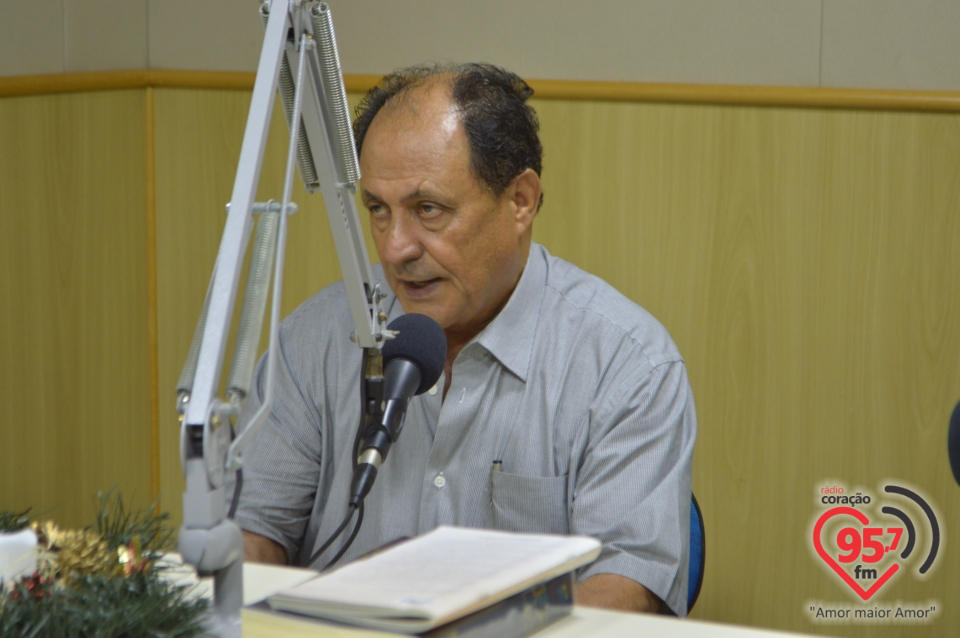 Zé Teixeira visita a Rádio Coração