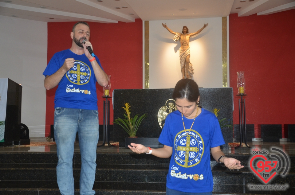 Celina Borges ministra retiro do Enchei-Vos em Dourados