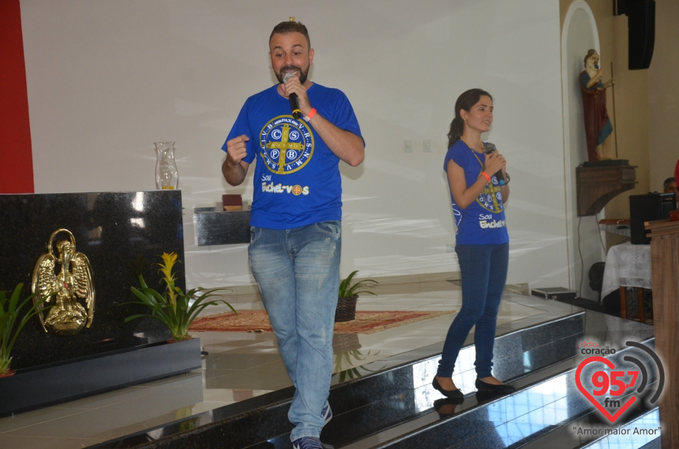 Celina Borges ministra retiro do Enchei-Vos em Dourados