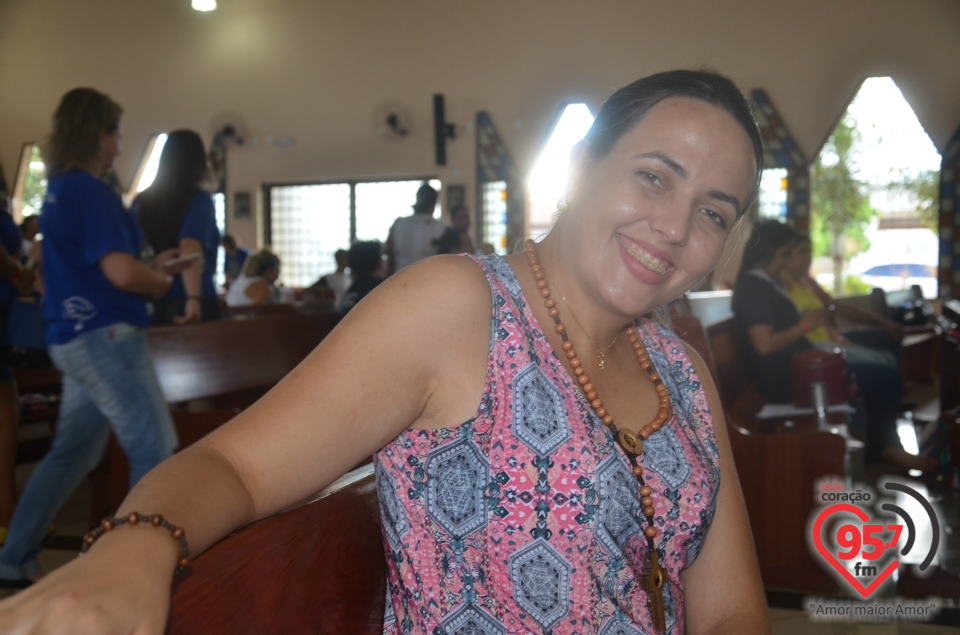 Celina Borges ministra retiro do Enchei-Vos em Dourados