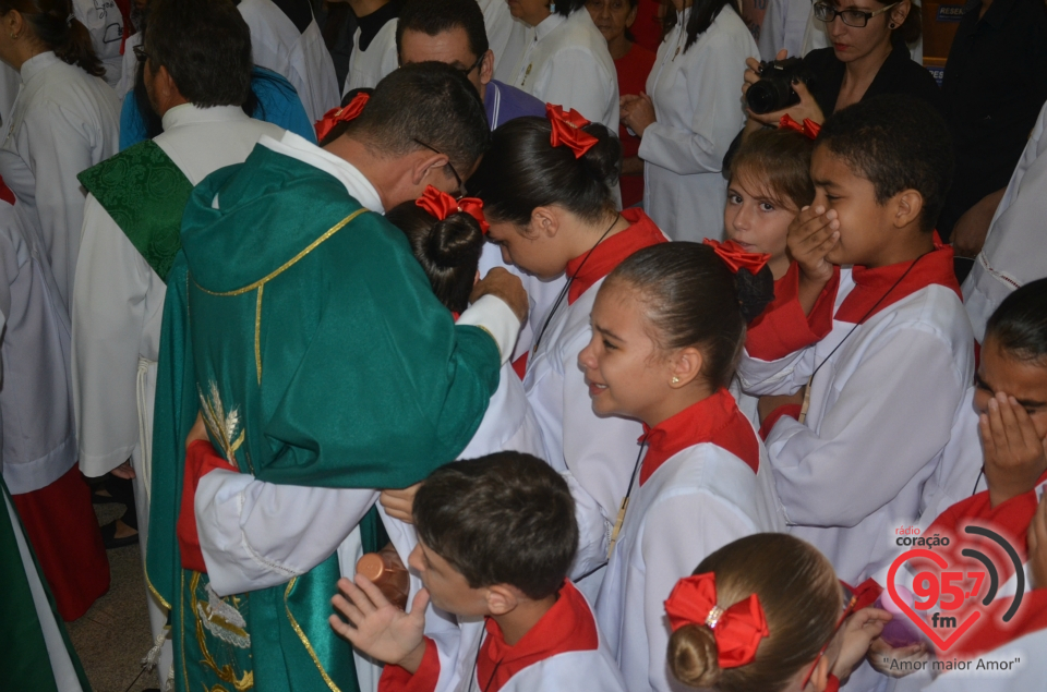 Padre Toninho se despede dos fiéis e é enviado em missão