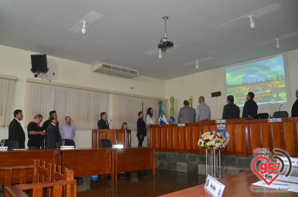 Sessão solene marca abertura dos trabalhos da câmara de Itaporã em 2017