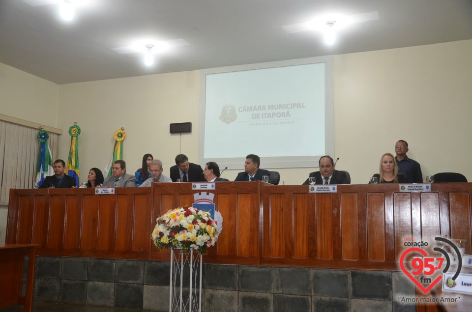 Sessão solene marca abertura dos trabalhos da câmara de Itaporã em 2017