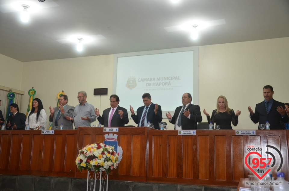 Sessão solene marca abertura dos trabalhos da câmara de Itaporã em 2017
