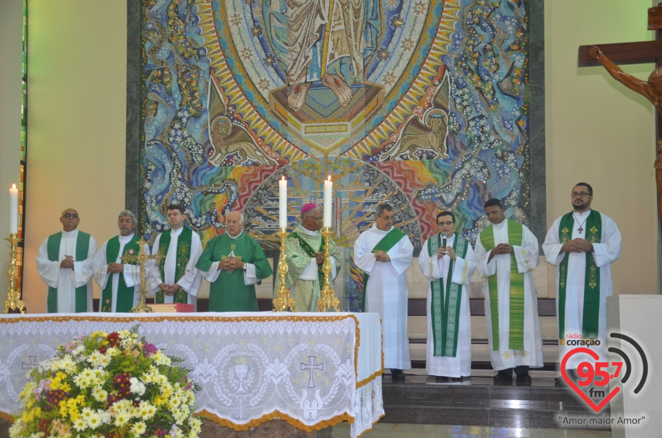 Missa e almoço em comemoração pelo 1 ano de Episcopado de Dom Henrique