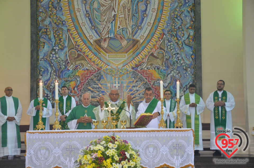 Missa e almoço em comemoração pelo 1 ano de Episcopado de Dom Henrique