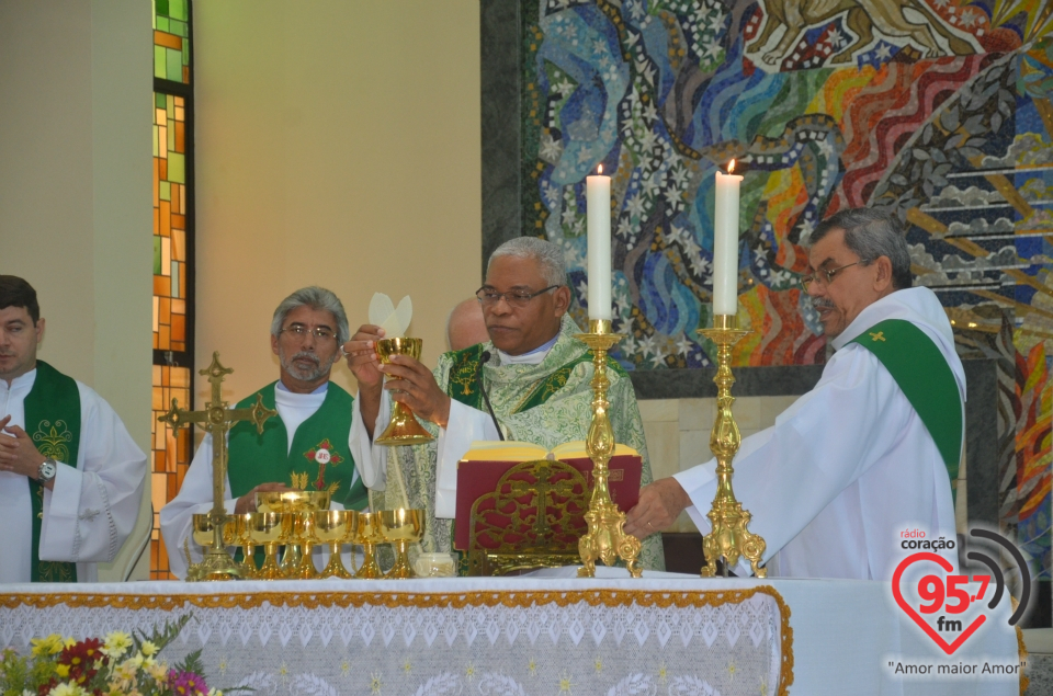 Missa e almoço em comemoração pelo 1 ano de Episcopado de Dom Henrique