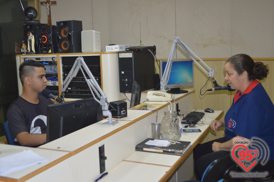 Matheus Dias, funcionário da Rádio Coração, conta no ar sua história de Superação