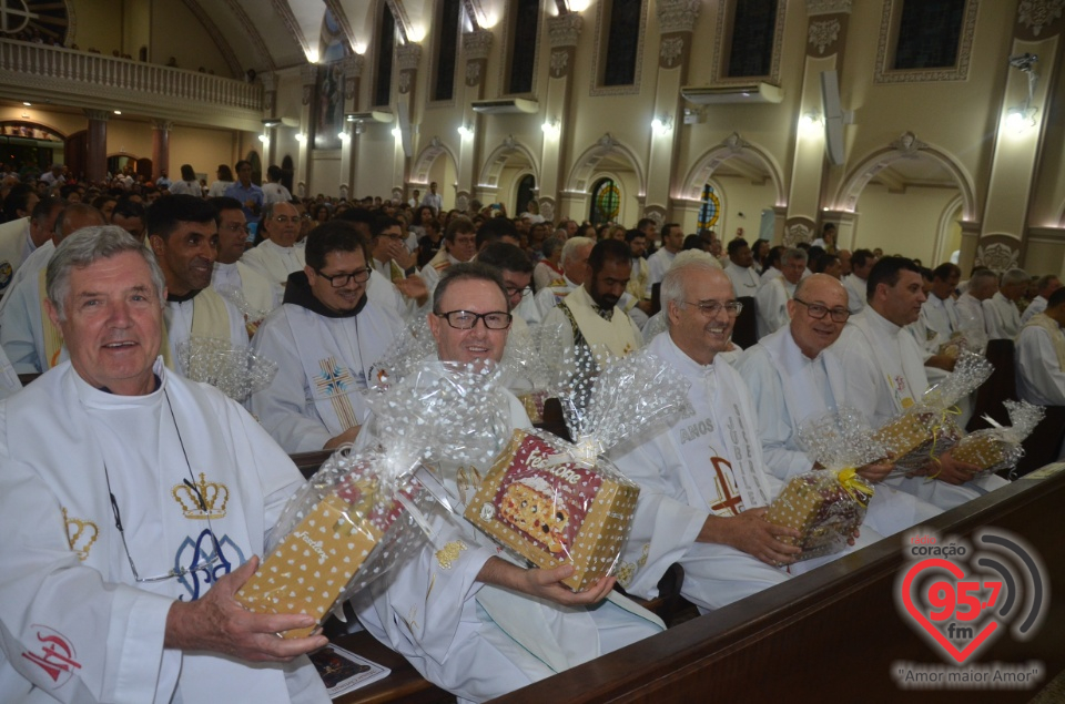 Dom Henrique preside missa dos 'Santos Óleos' na Catedral