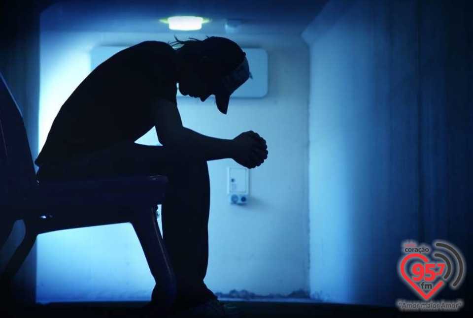 Baleia Azul e curso de prevenção ao suicídio são temas do programa 'Ponto de Vista'