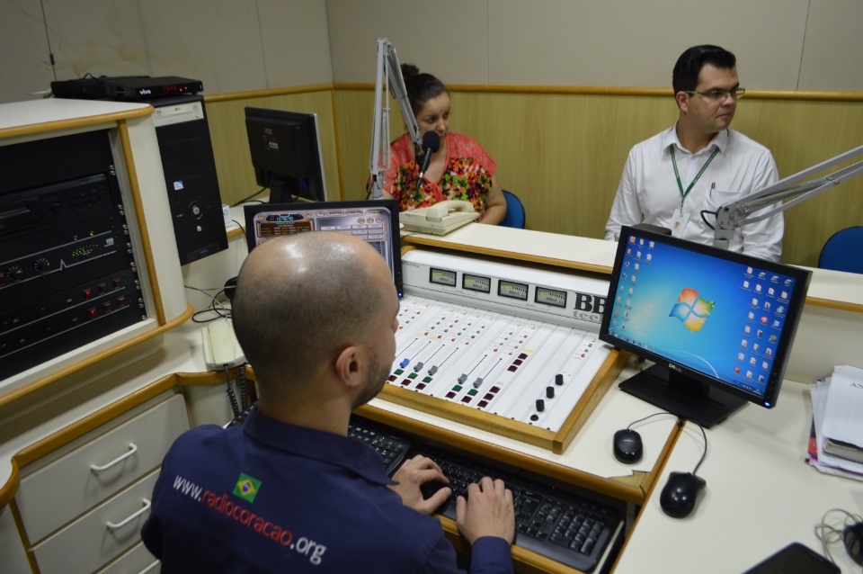 Rádio Coração e parceiros lançam Campanha do Agasalho