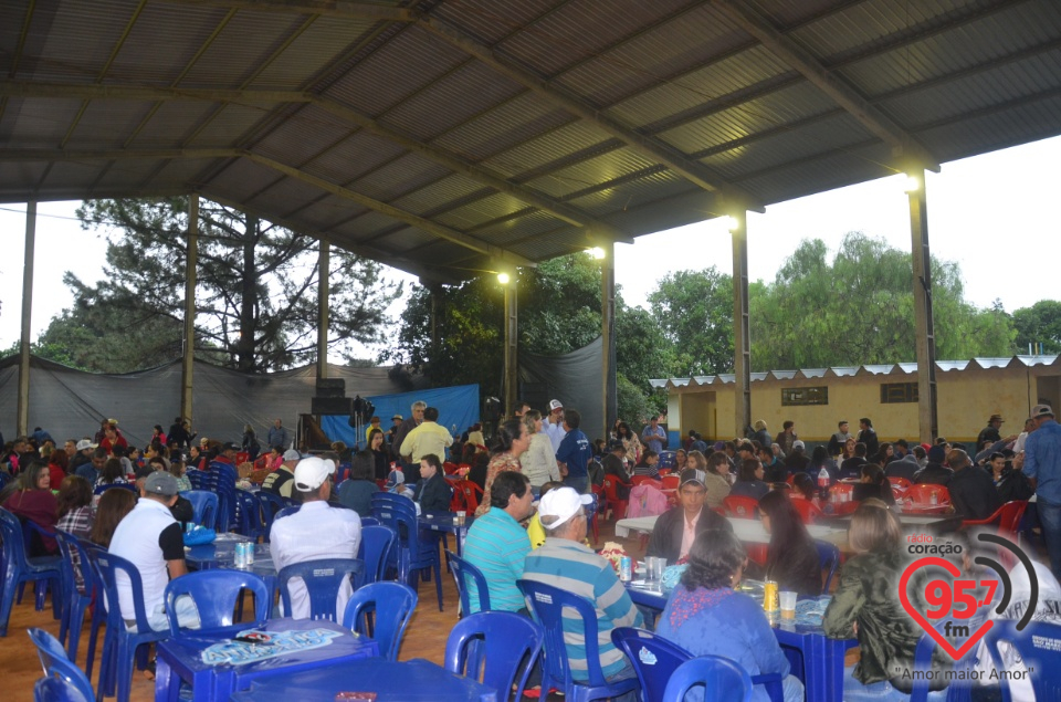 Costelão dançante no distrito do Bocajá