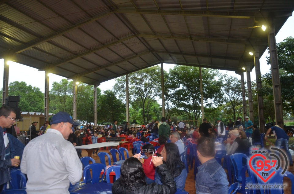 Costelão dançante no distrito do Bocajá