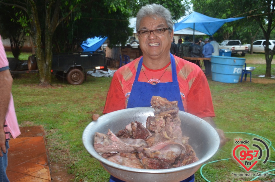 Costelão dançante no distrito do Bocajá