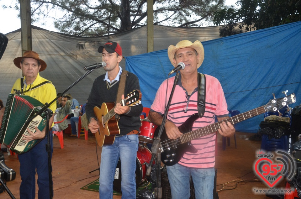 Costelão dançante no distrito do Bocajá