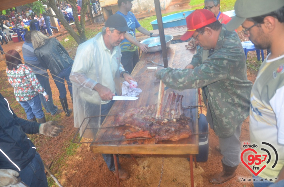 Costelão dançante no distrito do Bocajá