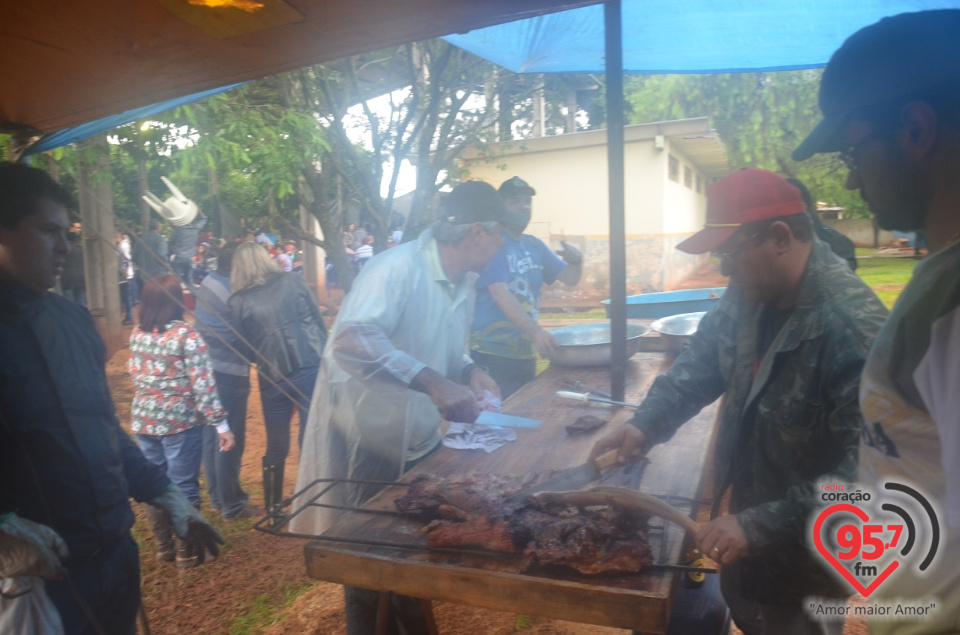 Costelão dançante no distrito do Bocajá